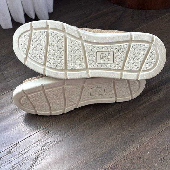 Ariat Hilo Washed Tan Canvas,FLX Foam sole, cushion insole,elastic laces,slip on - Picture 6 of 7